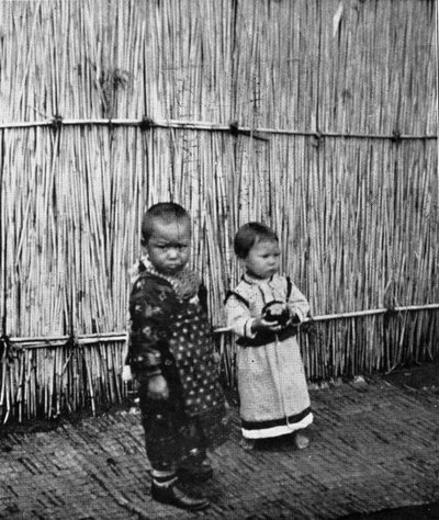 Ainu kinderen verloofd door English Photographer